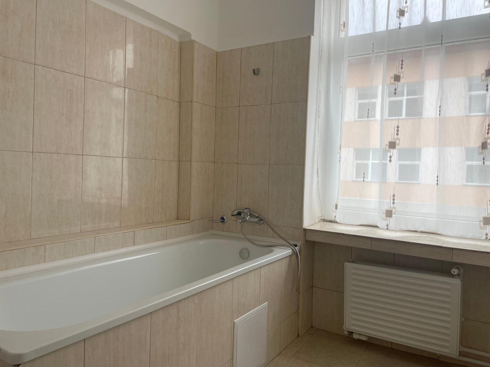Studio Rentals Onesti Ngoại thất bức ảnh